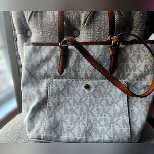 White Michael Kors Shoulder Bag